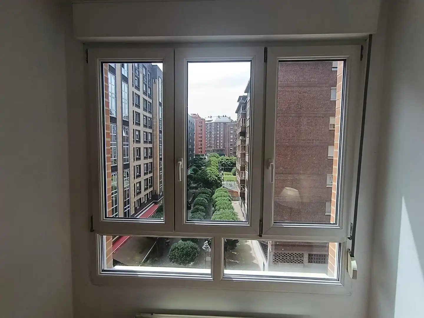 Vista exterior de Piso en venta en Avilés con Calefacción y Trastero