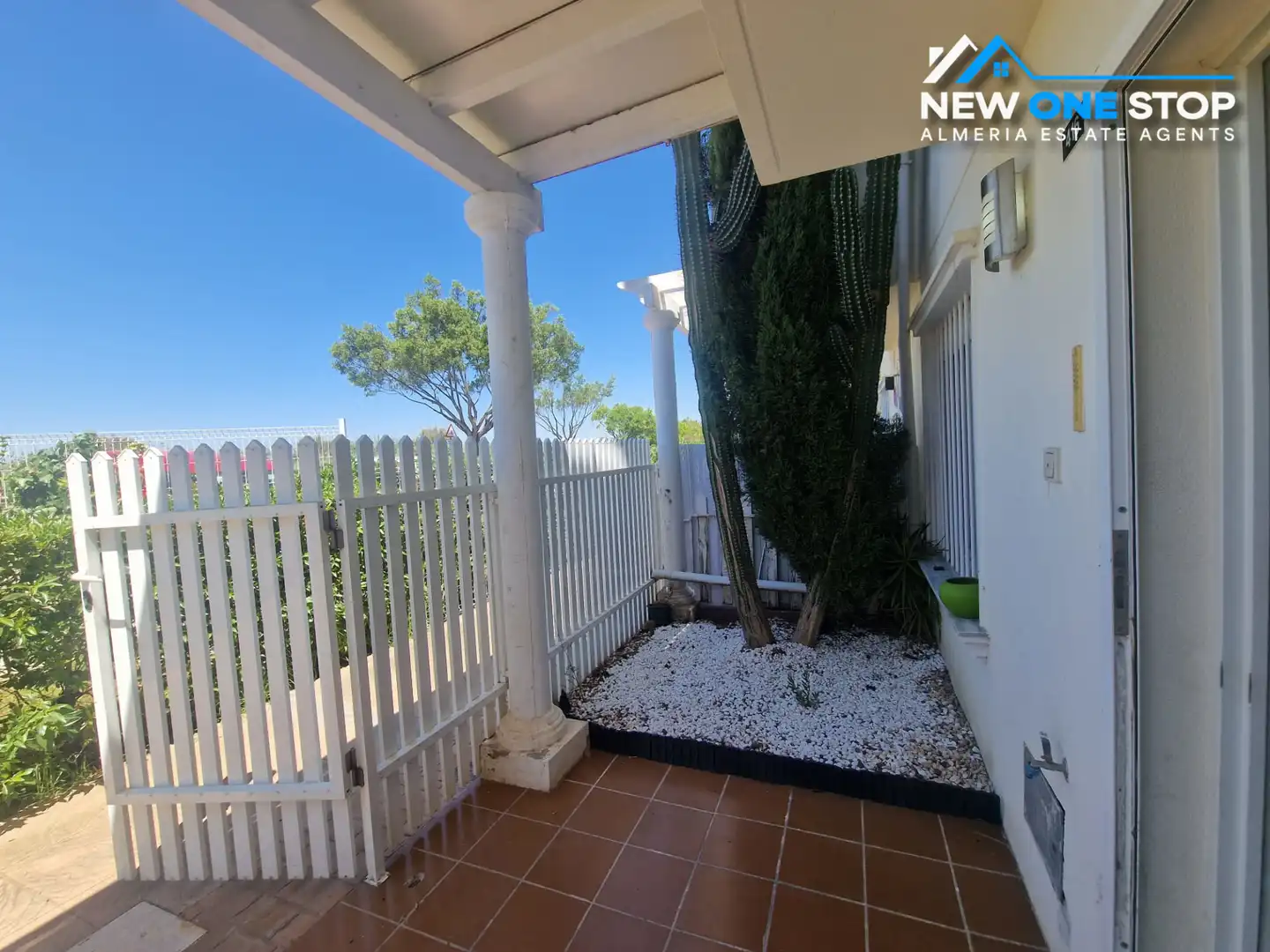 Terraced house with pool for sale in Las Marinas - Pueblo Laguna