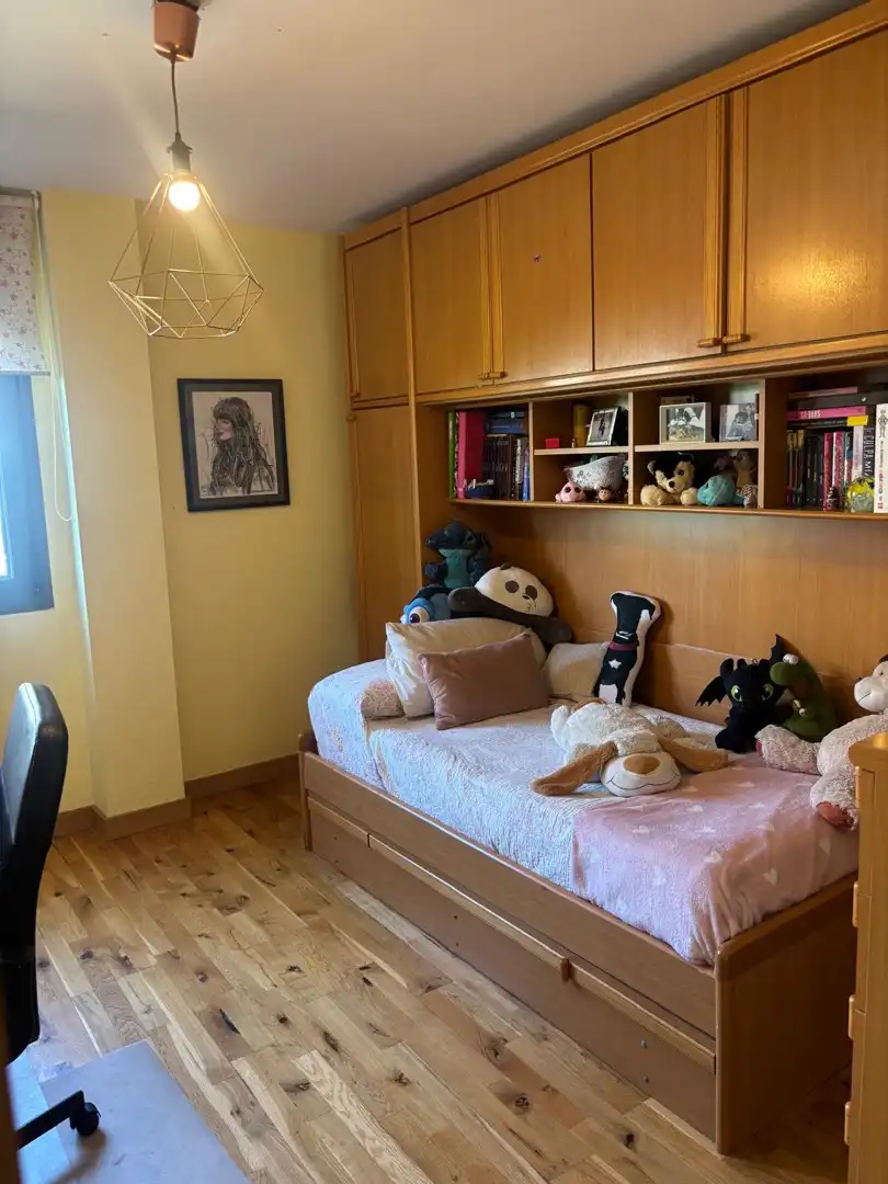 Schlafzimmer von Wohnung zum Verkauf in Zaragoza mit Terrasse, Abstellraum und Möbliert