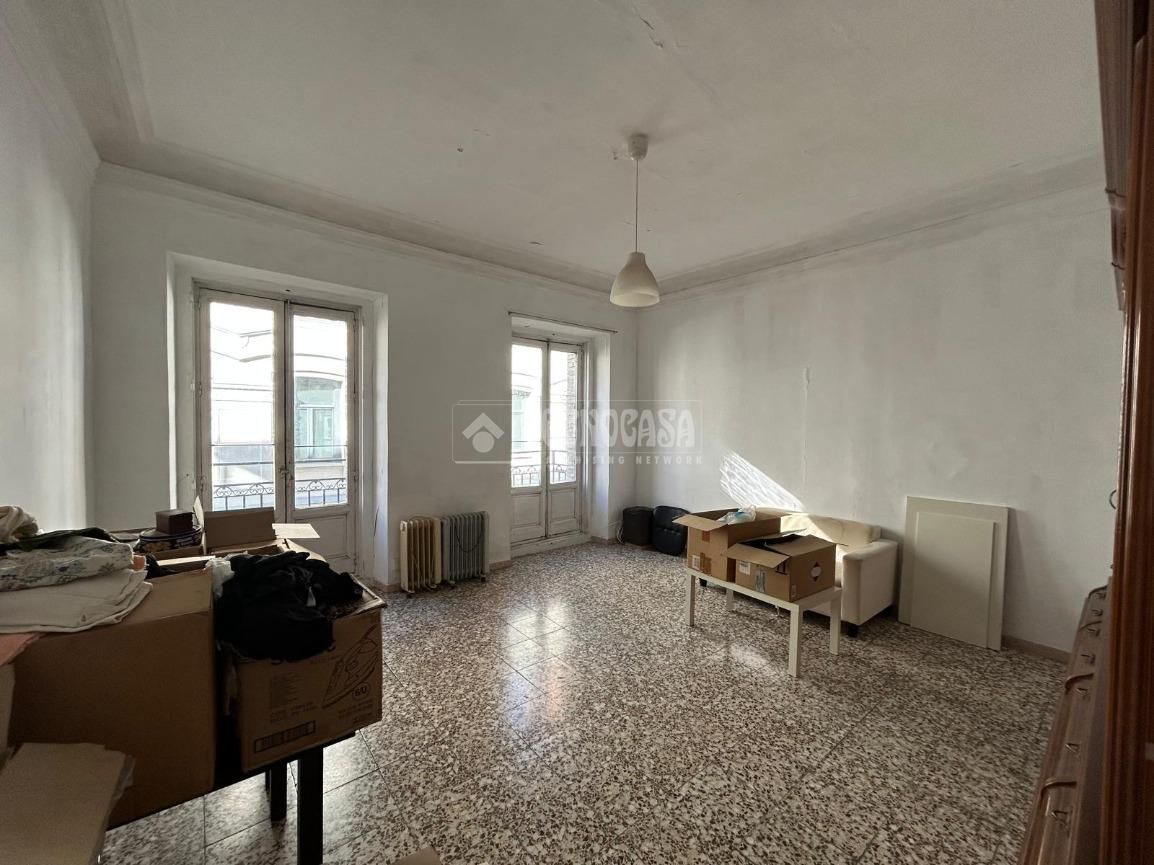 Flat for sale in C. de Tetuán, Sol