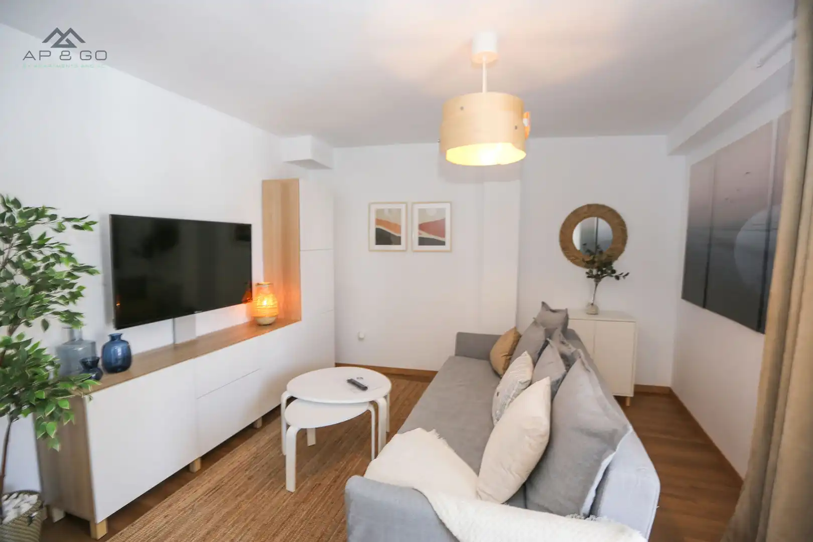 Sala d'estar de Dúplex de lloguer en Almuñécar amb Aire condicionat, Moblat i TV