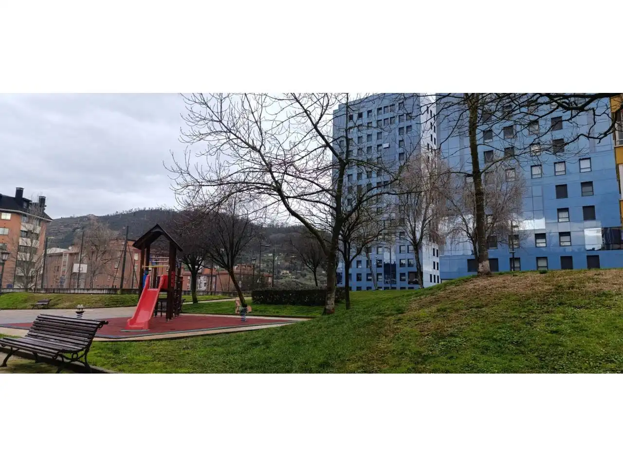 Vista exterior de Apartamento de alquiler en Oviedo  con Calefacción, Parquet y Trastero
