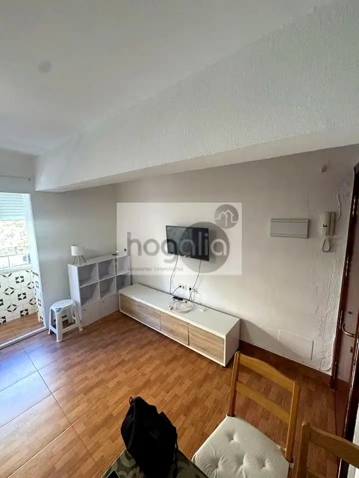 Living room of Flat for rent in Sevilla  with Storage room and Furnished
