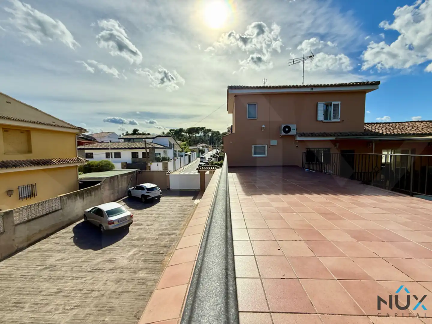 Vista exterior de Casa o xalet en venda en Riba-roja de Túria amb Aire condicionat, Calefacció i Jardí privat