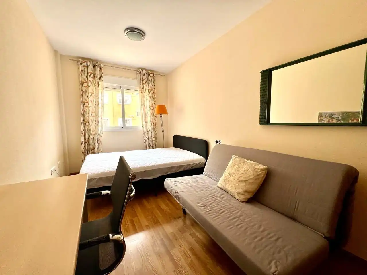 Habitación de Piso de alquiler en Molina de Segura con Terraza, Amueblado y Piscina comunitaria