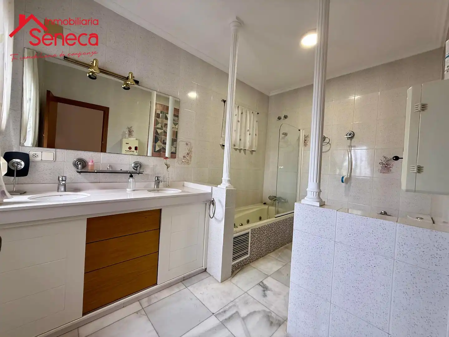 Badezimmer von Haus oder Chalet zum Verkauf in Córdoba mit Terrasse, Möbliert und Balkon