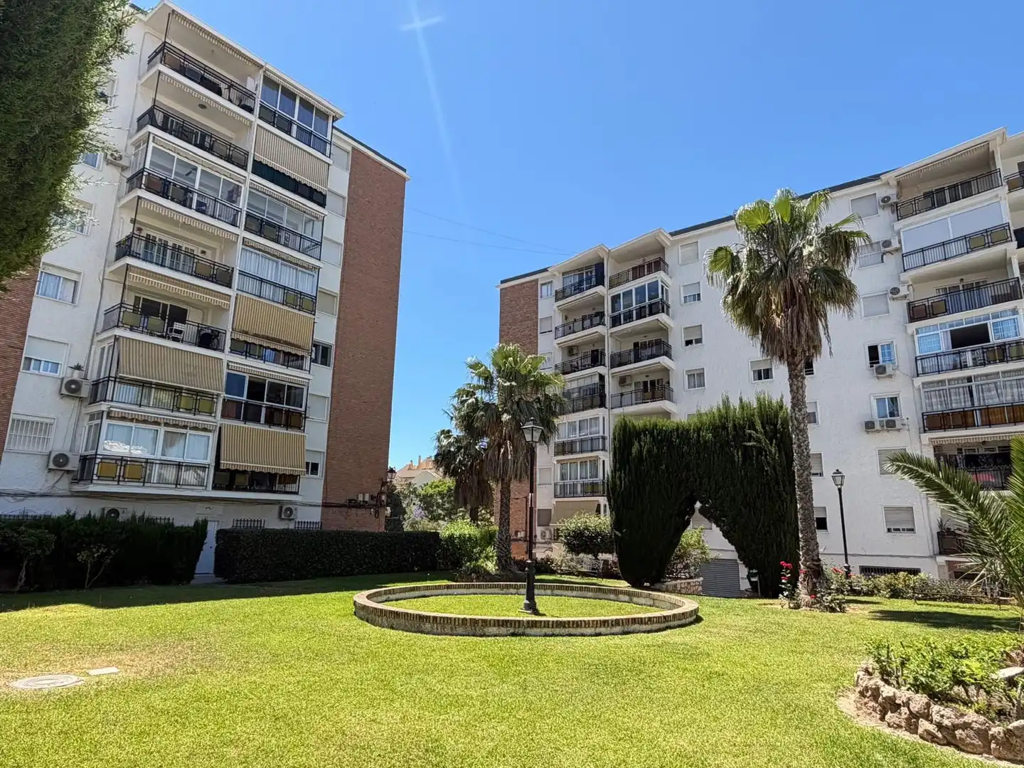 Vista exterior de Pis en venda en Fuengirola amb Aire condicionat, Terrassa i Moblat