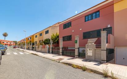 Vista exterior de Casa adosada en venda en Telde amb Terrassa