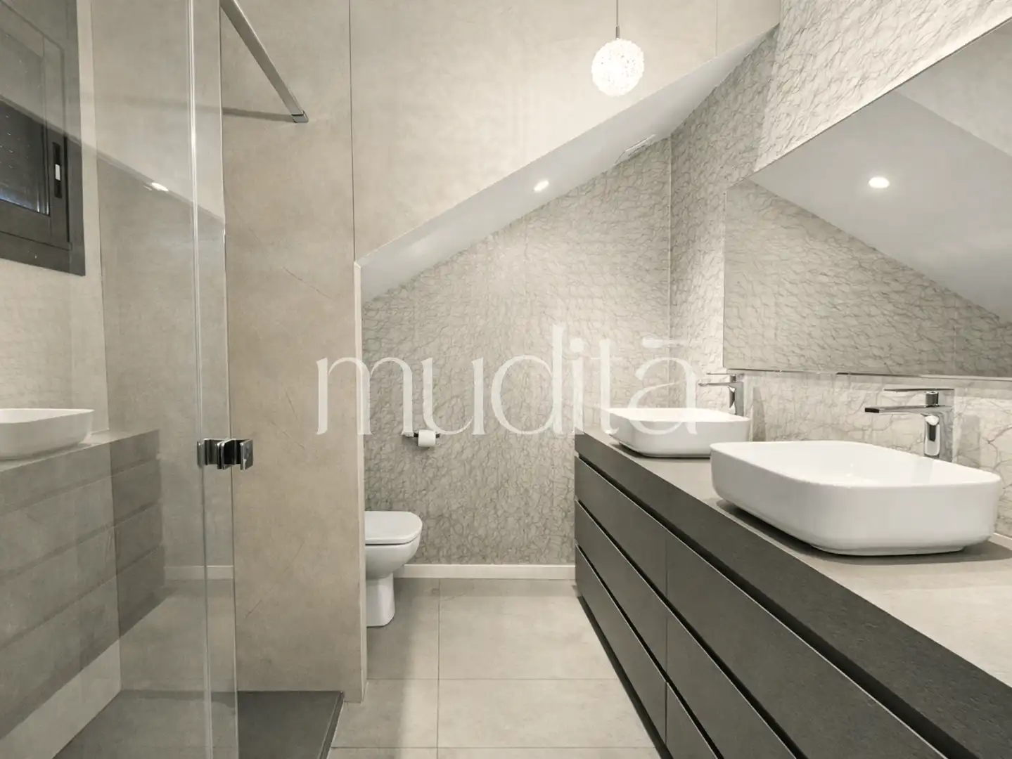 Badezimmer von Haus oder Chalet zum Verkauf in Palau-solità i Plegamans mit Heizung, Privatgarten und Terrasse
