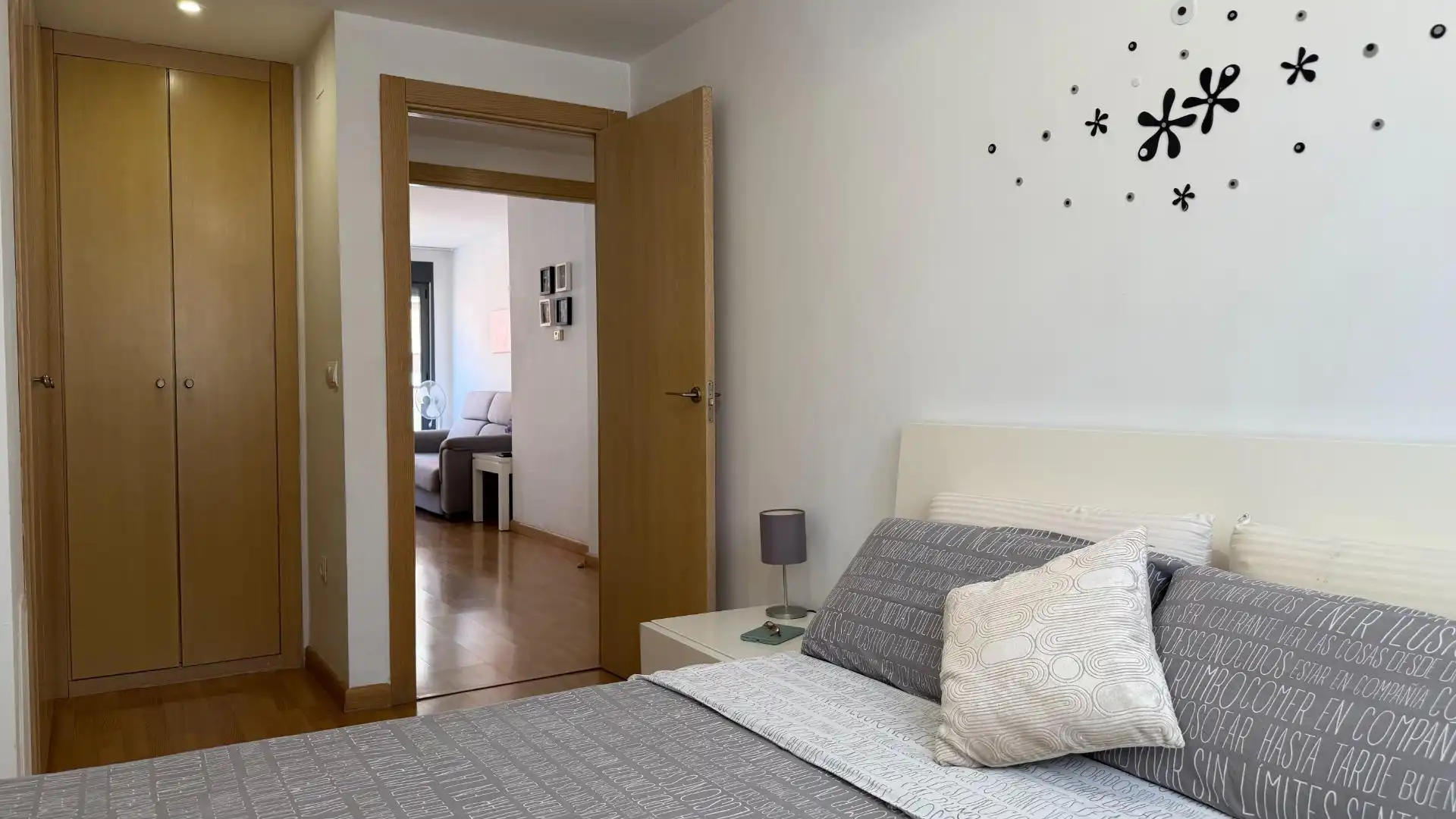 Bedroom of Flat for sale in Valencia  with Air Conditioner, Heating and Parquet flooring