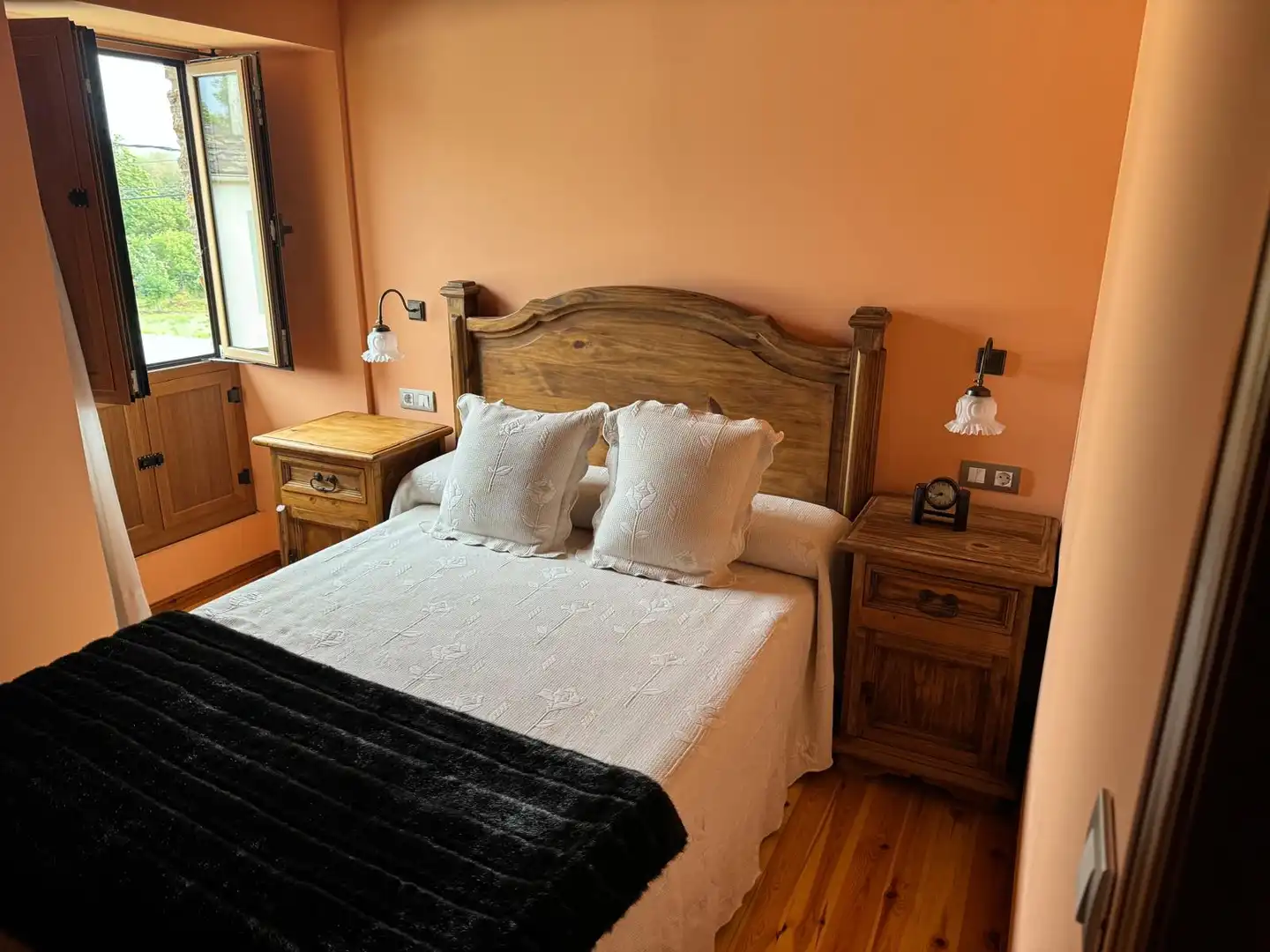 Bedroom of Houses for sale in Begonte  with Heating, Private garden and Furnished