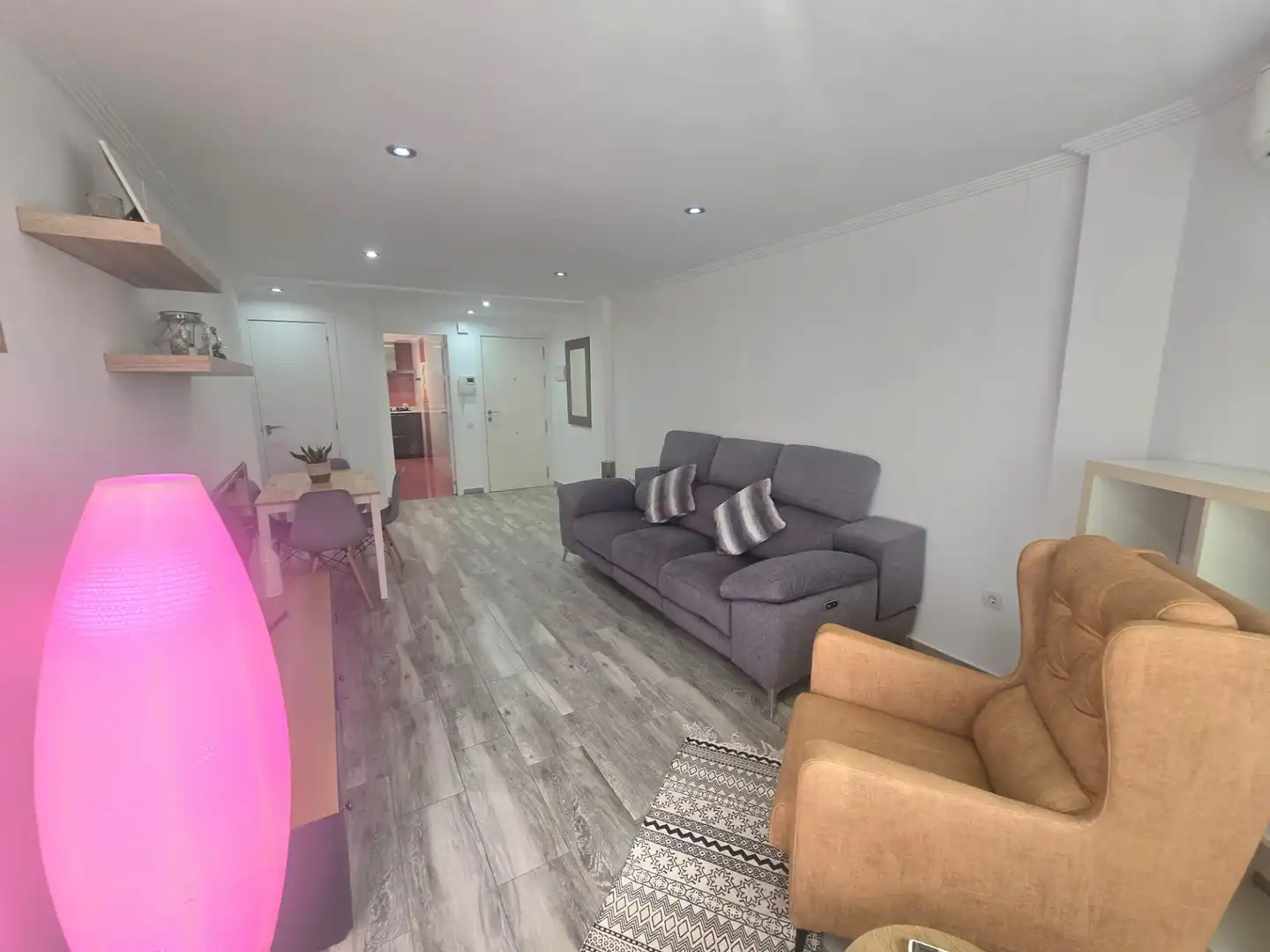 Wohnung zur Miete in Valencia mit Klimaanlage, Terrasse und Möbliert
