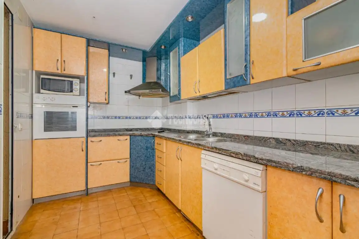 Cocina de Piso en venta en Granada con Calefacción