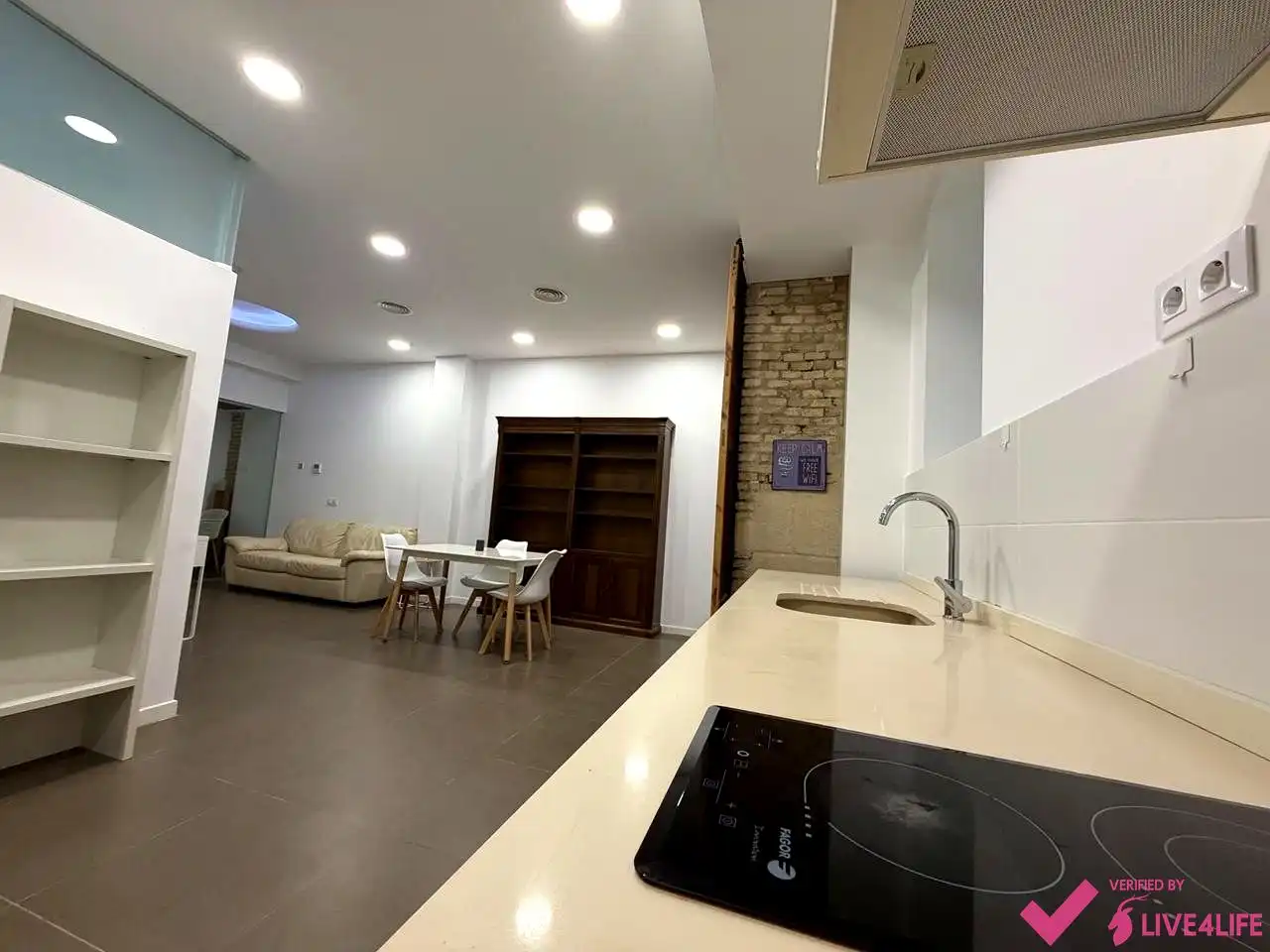 Cocina de Planta baja de alquiler en Valencia con Aire acondicionado, Terraza y Amueblado