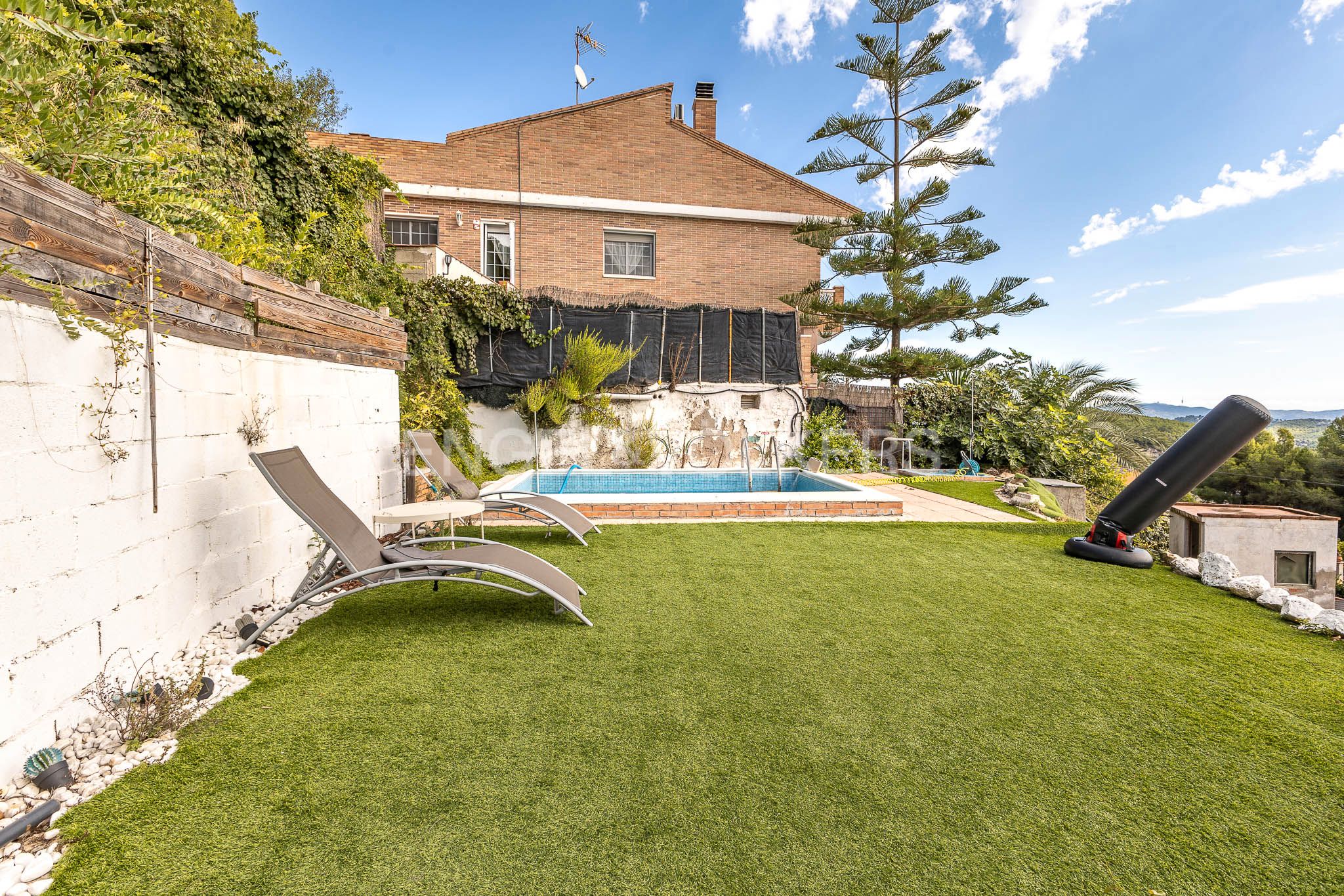 Garden of House or chalet for sale in Vallirana  with Heating, Private garden and Balcony