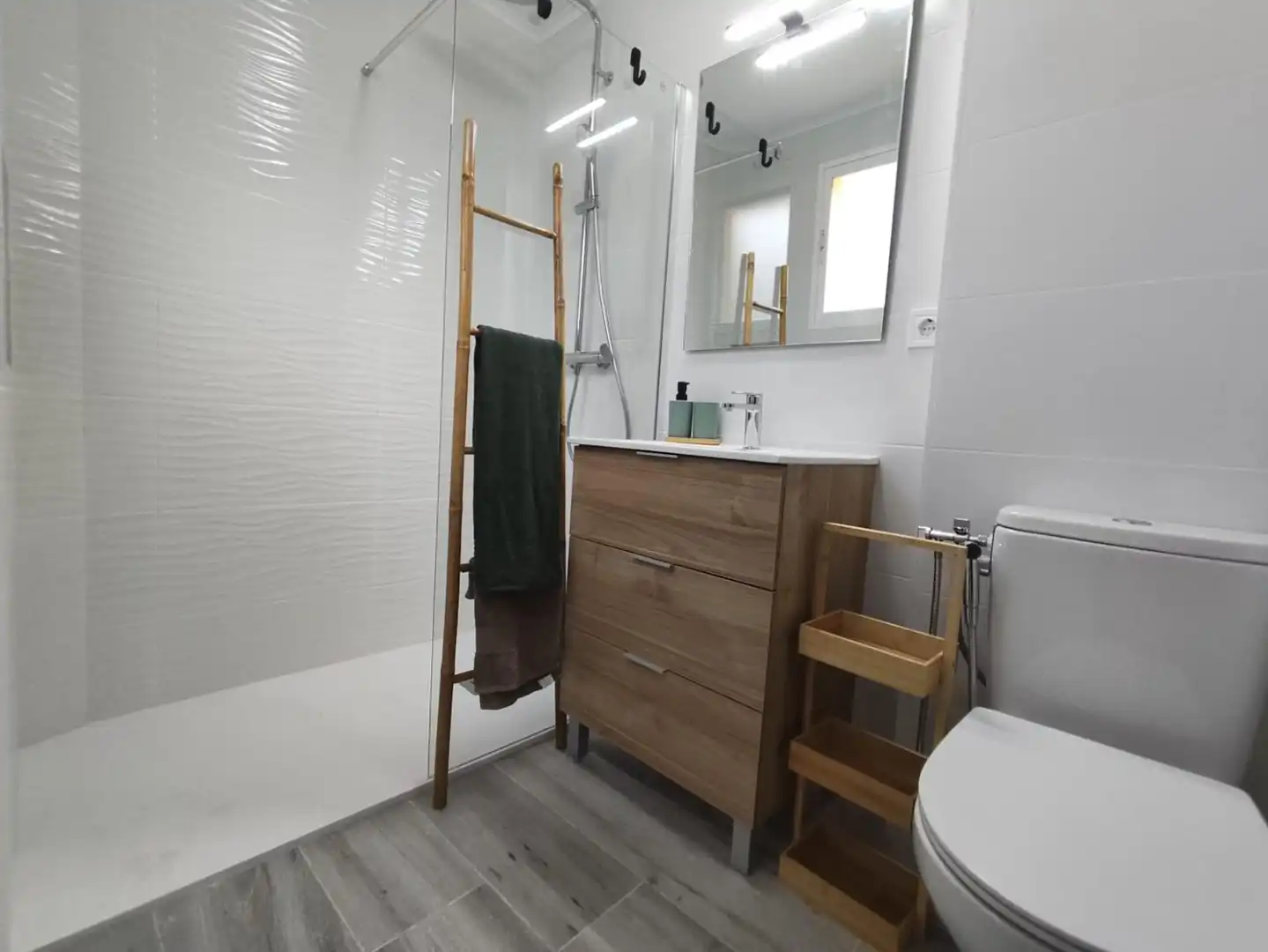Badezimmer von Wohnung zur Miete in Sagunto / Sagunt mit Abstellraum und Möbliert