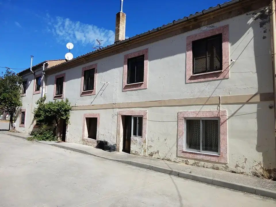 Vista exterior de Finca rústica en venta en Regumiel de la Sierra con Calefacción y Amueblado
