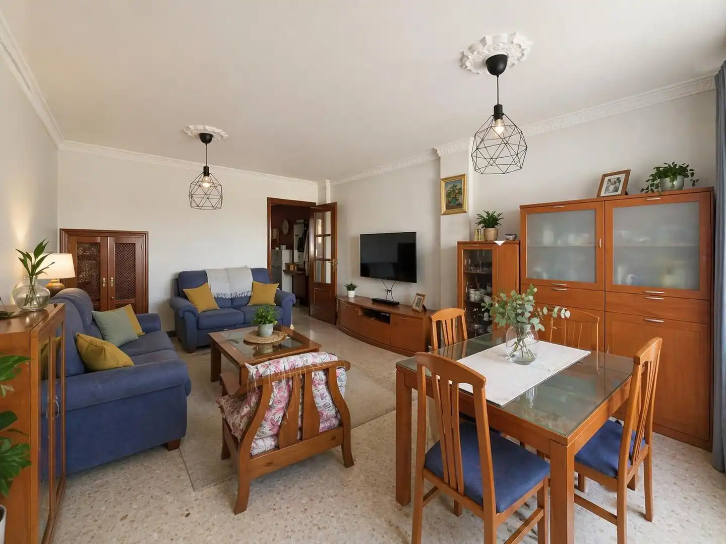 Sala de estar de Casa adosada en venta en Antequera con Aire acondicionado y Trastero