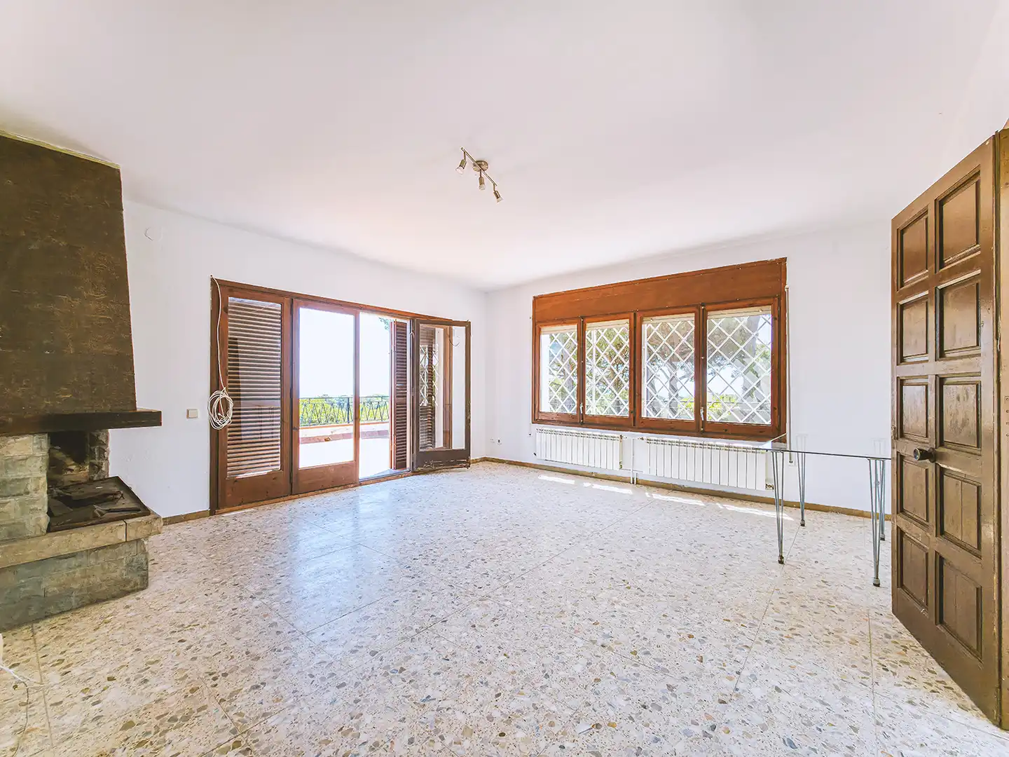 Sala d'estar de Casa o xalet en venda en Sant Pol de Mar amb Calefacció, Jardí privat i Terrassa