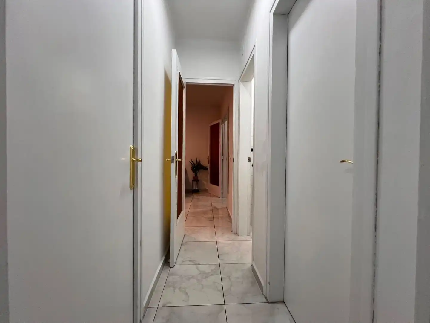 Flat for sale in Salt