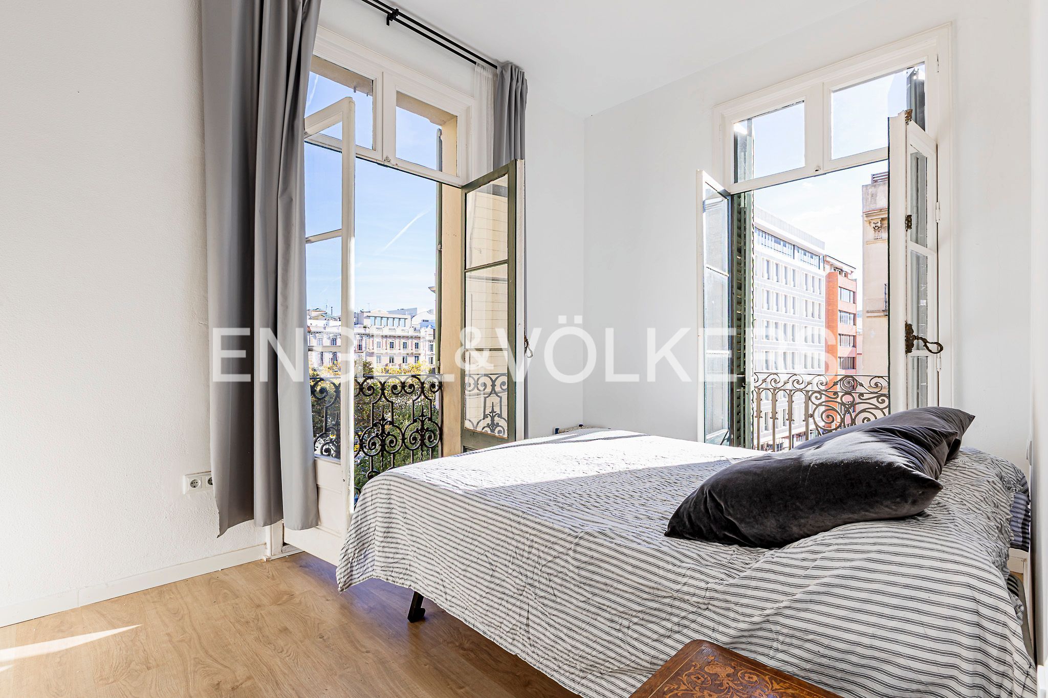 Bedroom of Apartment for sale in  Barcelona Capital  with Heating, Parquet flooring and Storage room