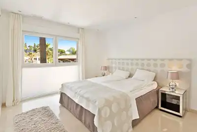 Dormitori de Casa o xalet en venda en Marbella amb Aire condicionat, Calefacció i Jardí privat