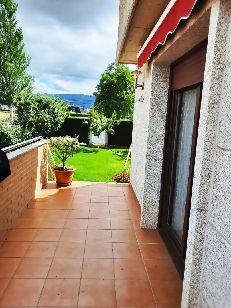 Jardí de Casa adosada en venda en Medina de Pomar amb Calefacció, Jardí privat i Parquet