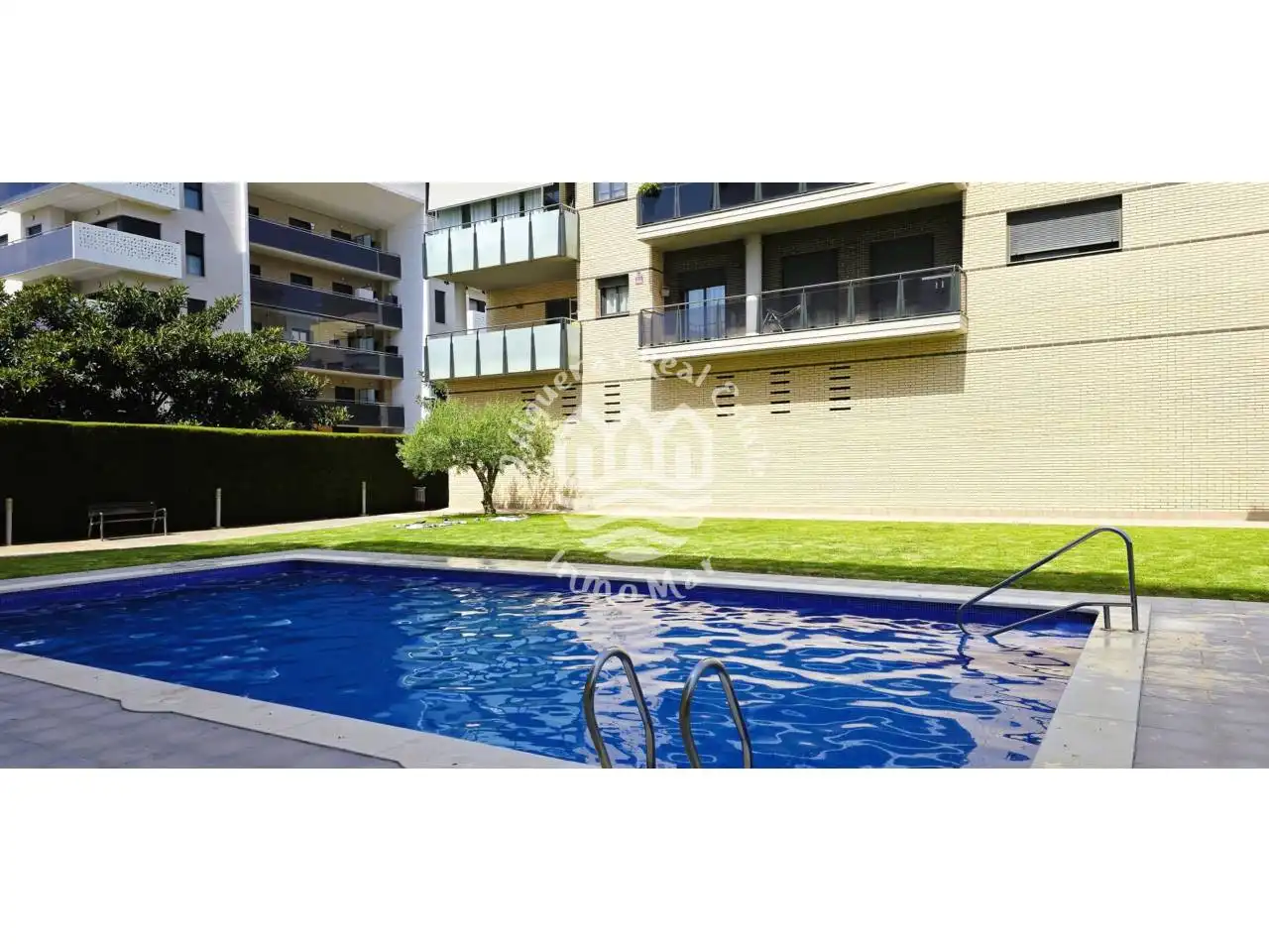 Swimming pool of Flat for sale in Vila-seca  with Air Conditioner, Heating and Parquet flooring