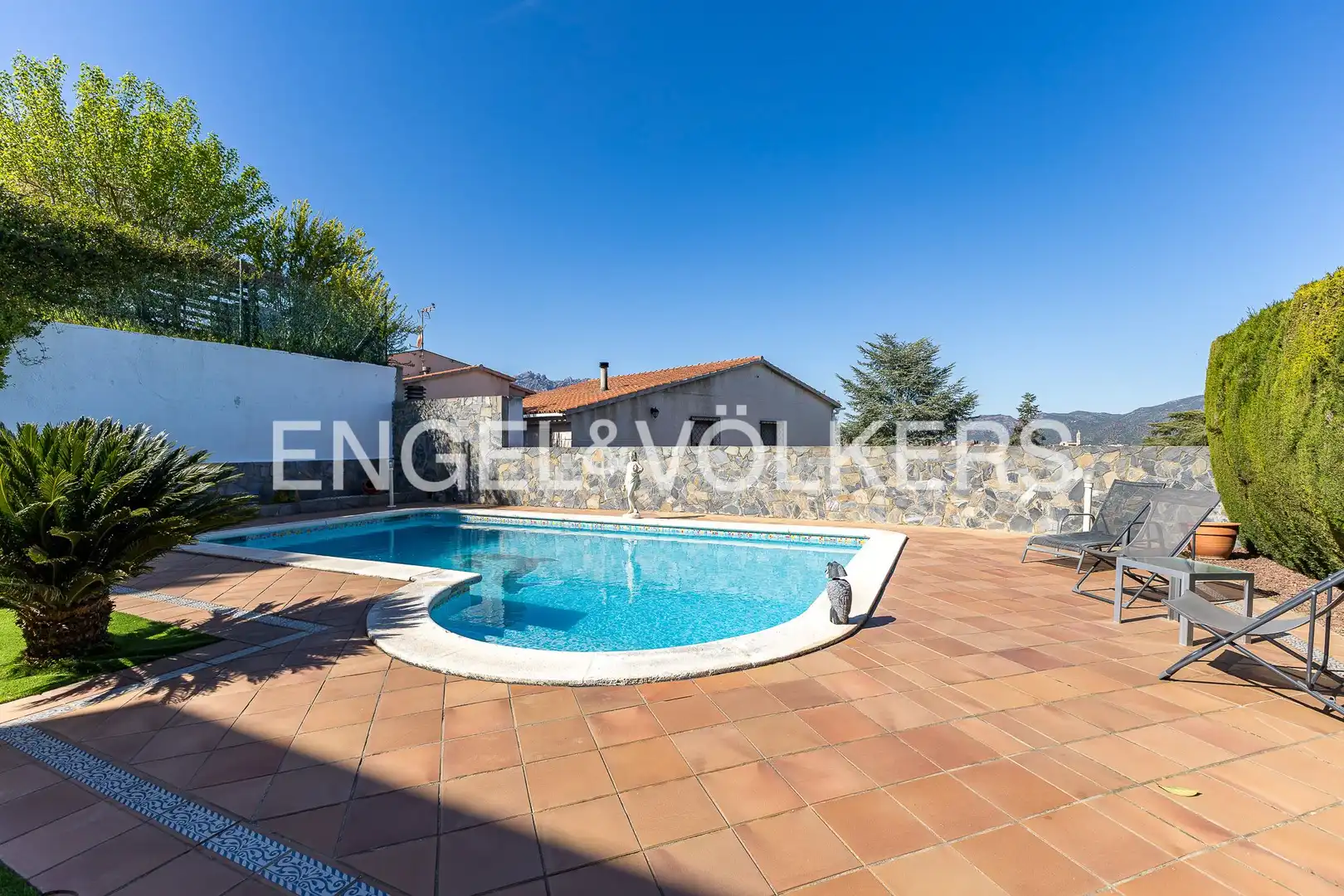 Piscina de Casa o chalet en venta en Esparreguera con Aire acondicionado, Calefacción y Jardín privado