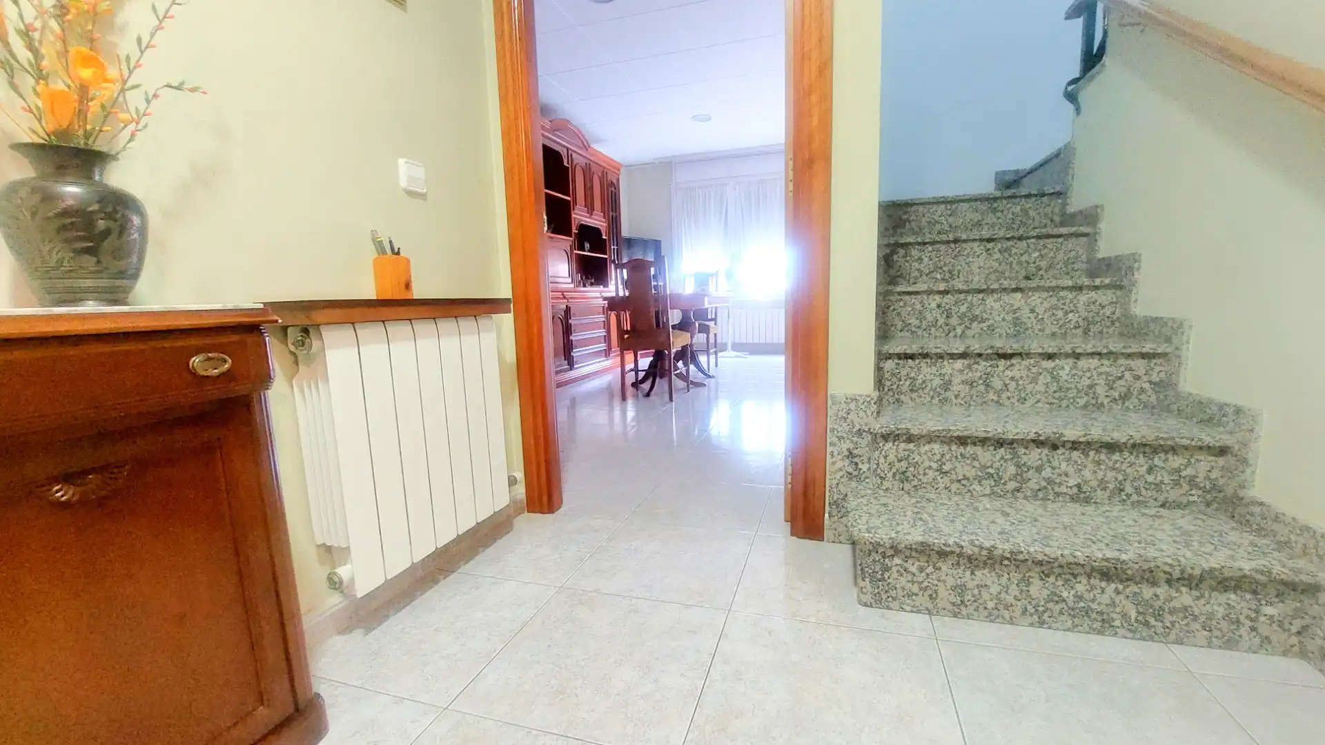 Casa a schiera con terrazza in vendita a Carrer Bisbe Valls, imagen 8