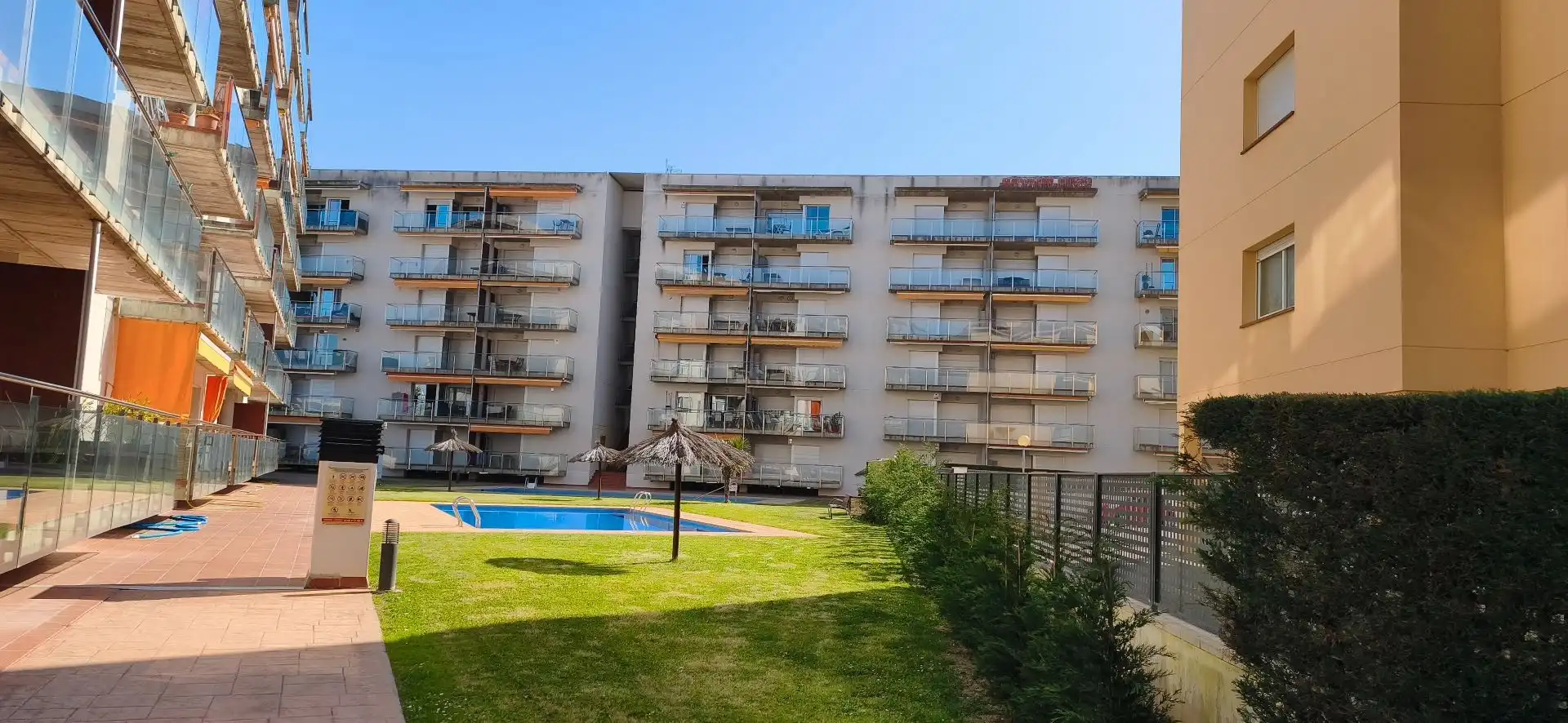 Vista exterior de Apartamento en venta en Roses con Aire acondicionado, Calefacción y Terraza