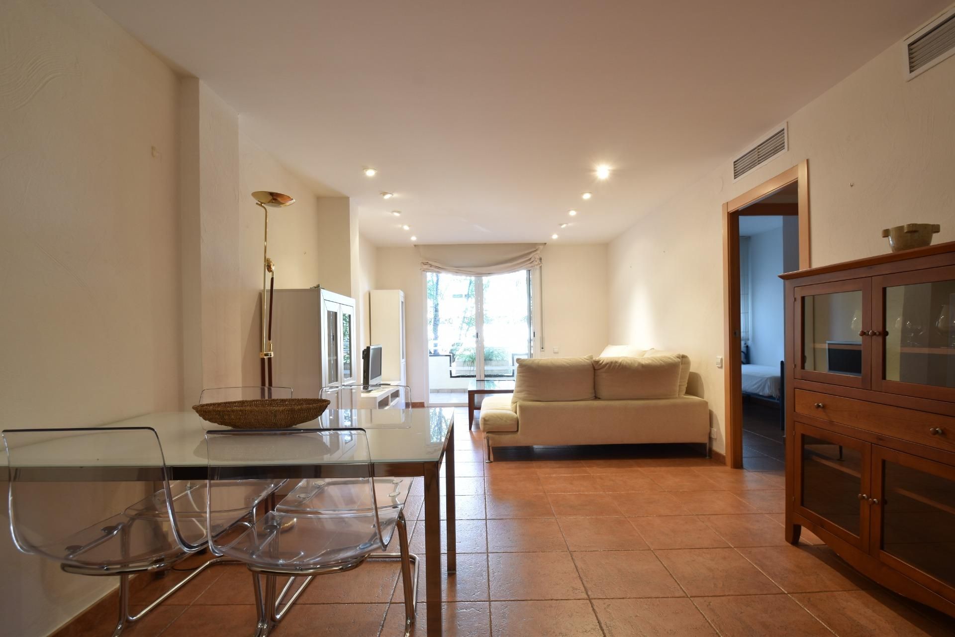 Sala de estar de Piso en venta en Vilanova i la Geltrú con Aire acondicionado, Terraza y Balcón