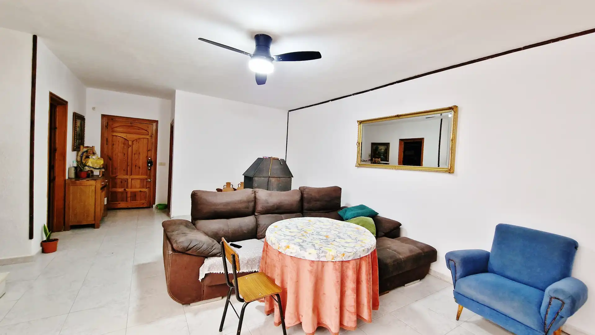 Wohnzimmer von Einfamilien-Reihenhaus zum Verkauf in Vélez de Benaudalla mit Terrasse, Abstellraum und Möbliert