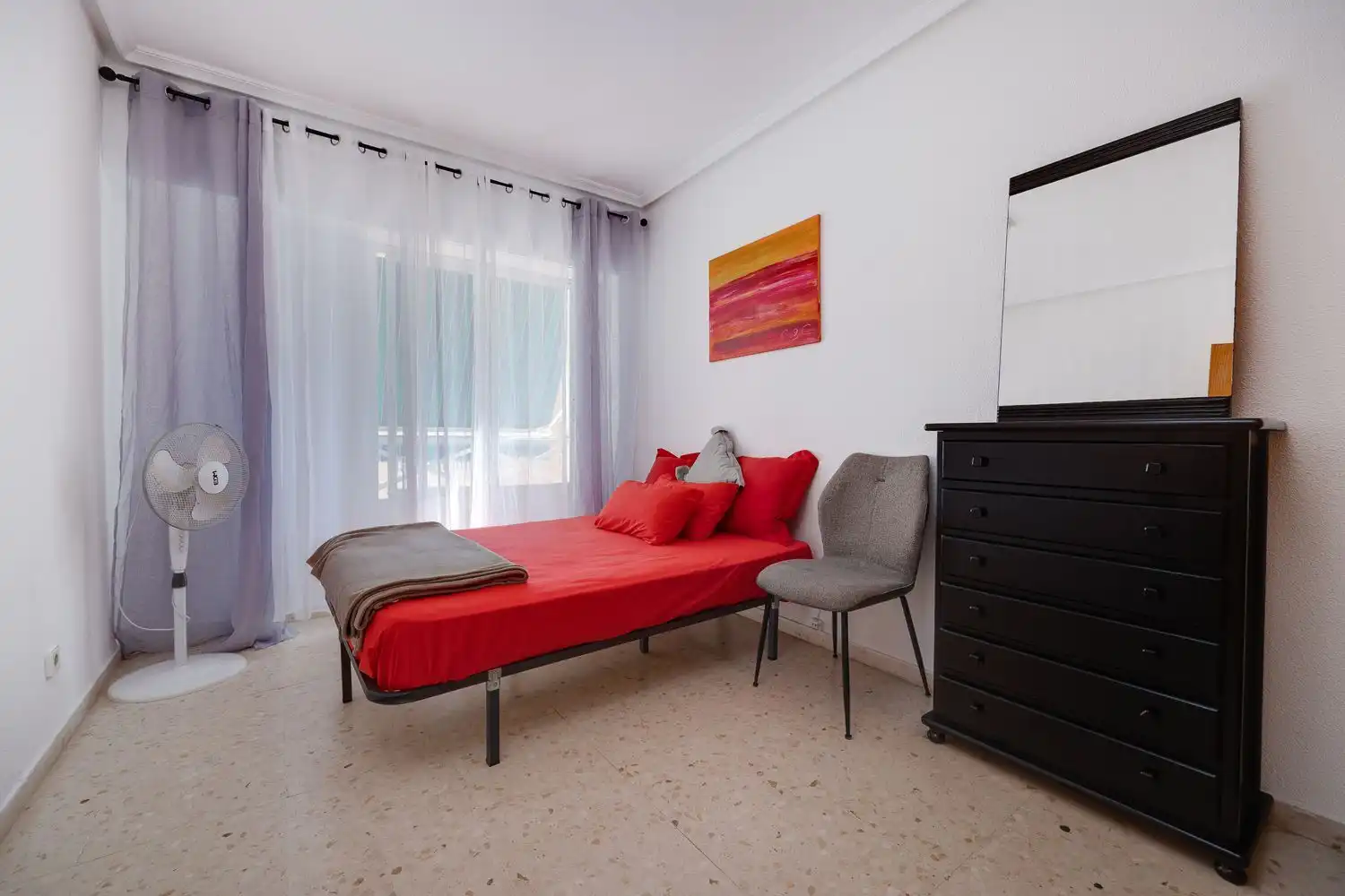Habitación de Piso en venta en Torrevieja con Aire acondicionado, Terraza y Amueblado
