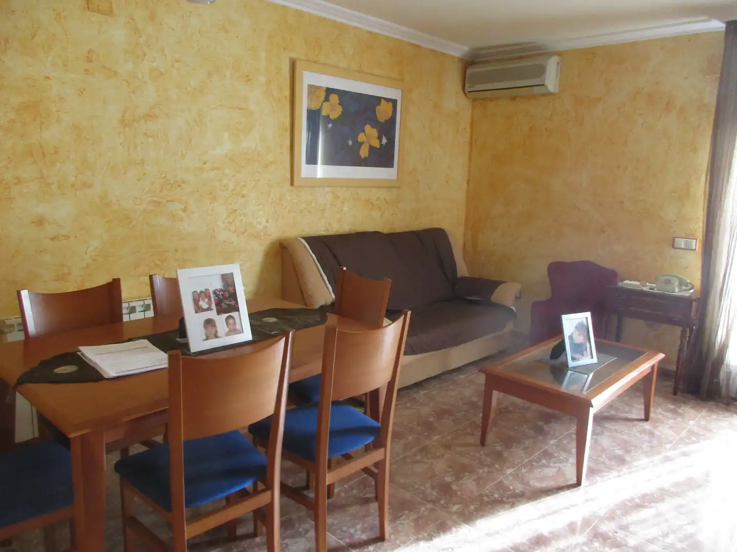 Sala d'estar de Casa adosada en venda en Reus amb Aire condicionat, Calefacció i Jardí privat