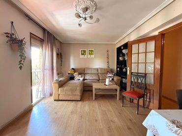 Flat with balcony for sale in Calle Natalio Tortuero