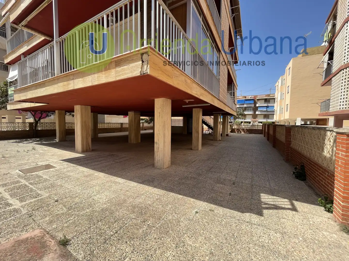 Terrassa de Pis de lloguer en Santa Pola amb Aire condicionat, Calefacció i Moblat