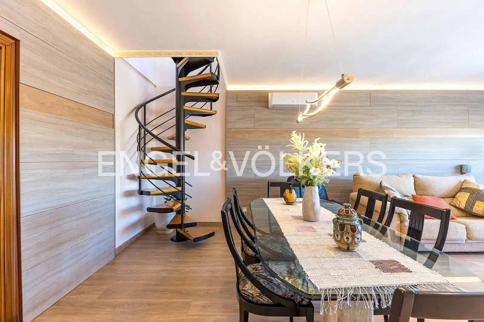 Comedor de Casa o chalet en venta en Esparreguera con Aire acondicionado, Calefacción y Jardín privado