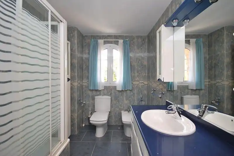 Baño de Casa o chalet en venta en Maçanet de la Selva con Calefacción, Jardín privado y Piscina