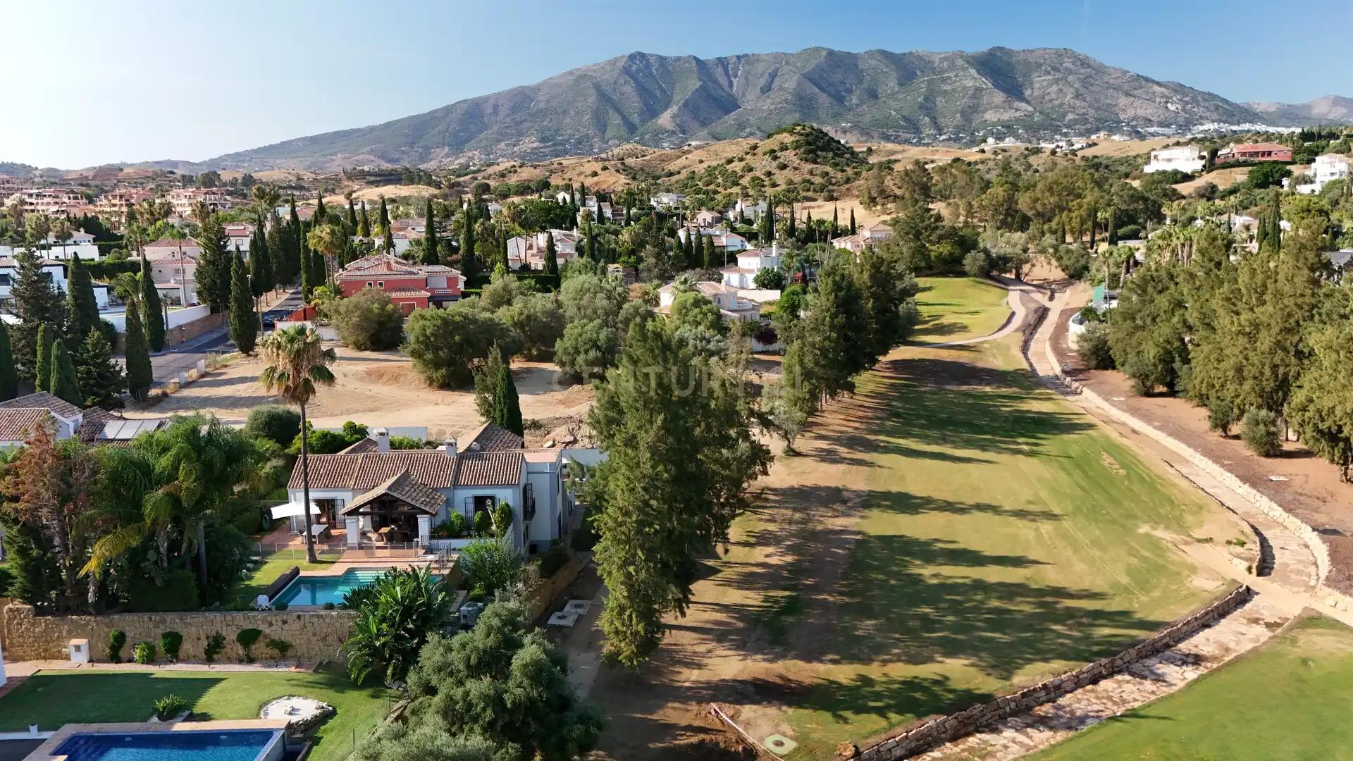 Vista exterior de Casa o xalet en venda en Mijas amb Aire condicionat, Jardí privat i Traster