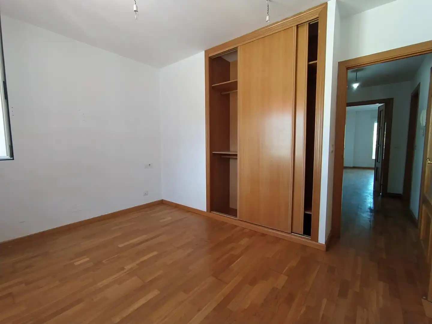 Habitación de Apartamento en venta en Ponferrada con Calefacción, Terraza y Trastero