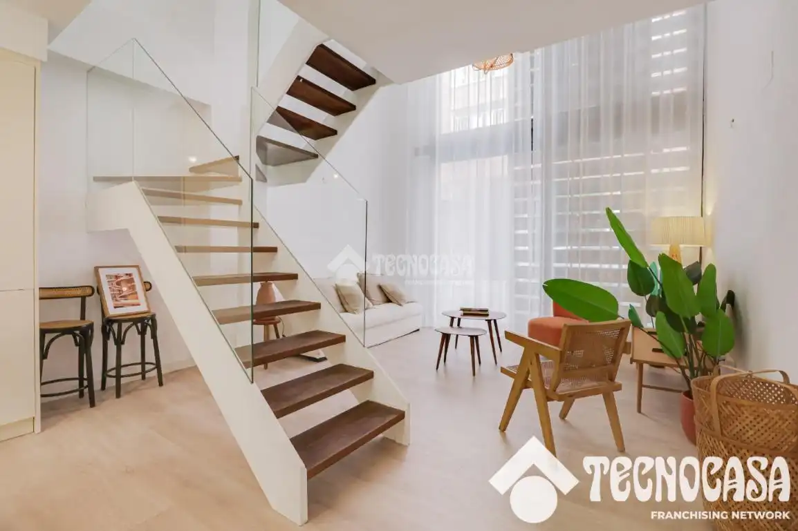 Sala d'estar de Pis en venda en Barcelona amb Aire condicionat i Parquet