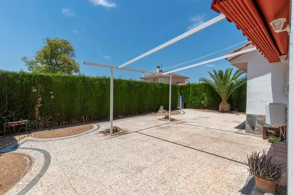 Terrassa de Casa o xalet en venda en Albolote amb Aire condicionat, Balcó i Piscina comunitària