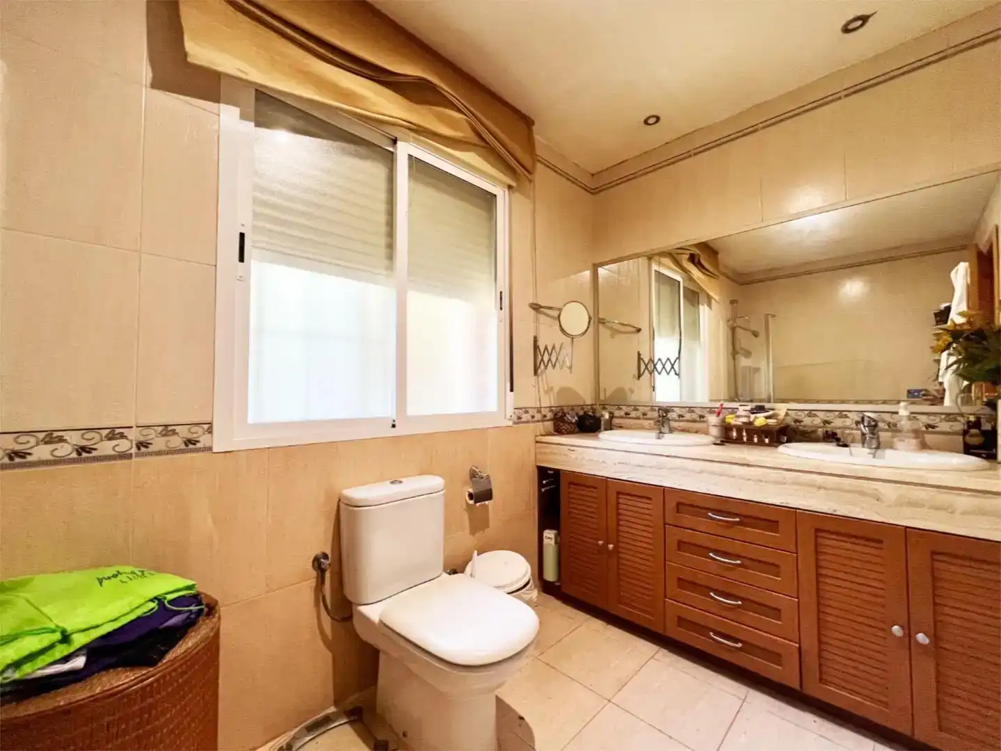 Bany de Casa o xalet en venda en Villanueva del Pardillo amb Aire condicionat, Jardí privat i Parquet