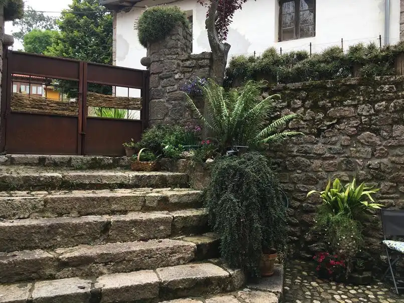 Jardí de Casa o xalet en venda en Peñamellera Baja amb Calefacció, Moblat i Internet