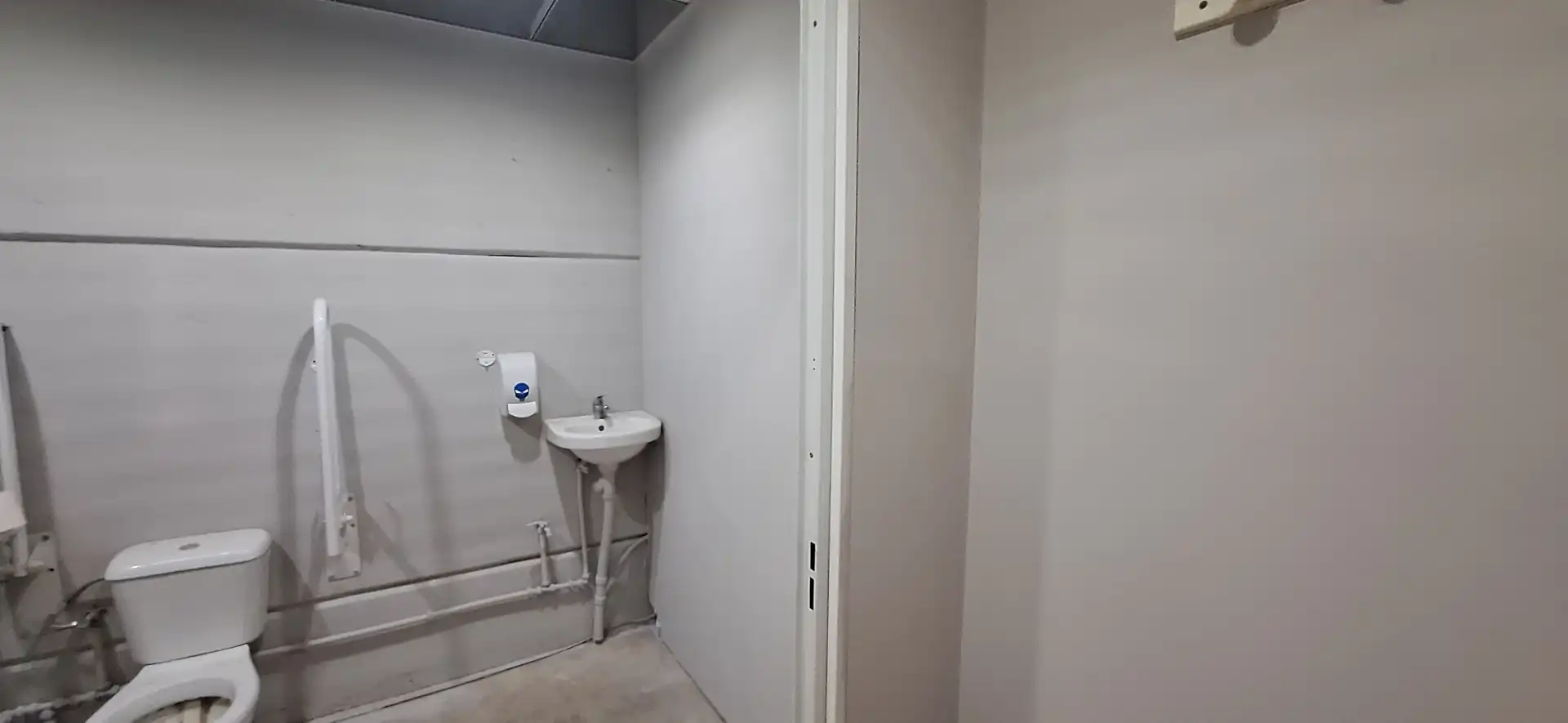 Baño de Nave industrial de alquiler en Massanassa