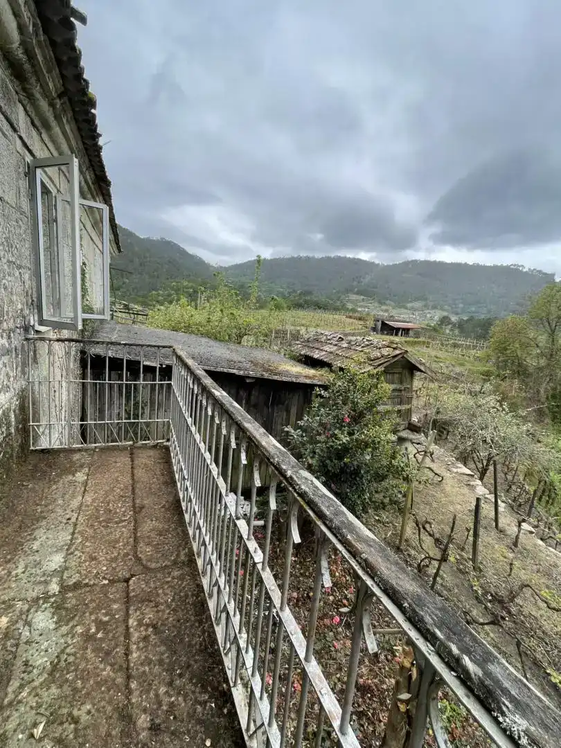 Vista exterior de Casa o xalet en venda en A Arnoia amb Balcó