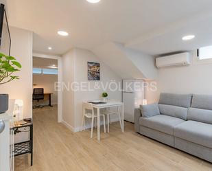 Wohnung miete in Villanueva de la Cañada mit Klimaanlage, Heizung und Privatgarten