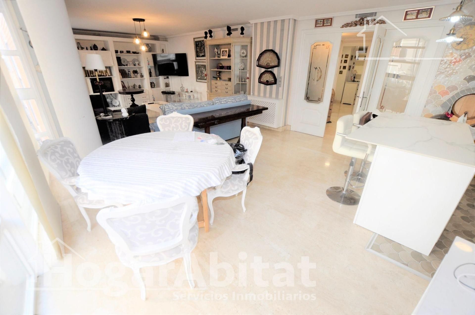 Sala d'estar de Pis en venda en  Valencia Capital amb Calefacció i Terrassa