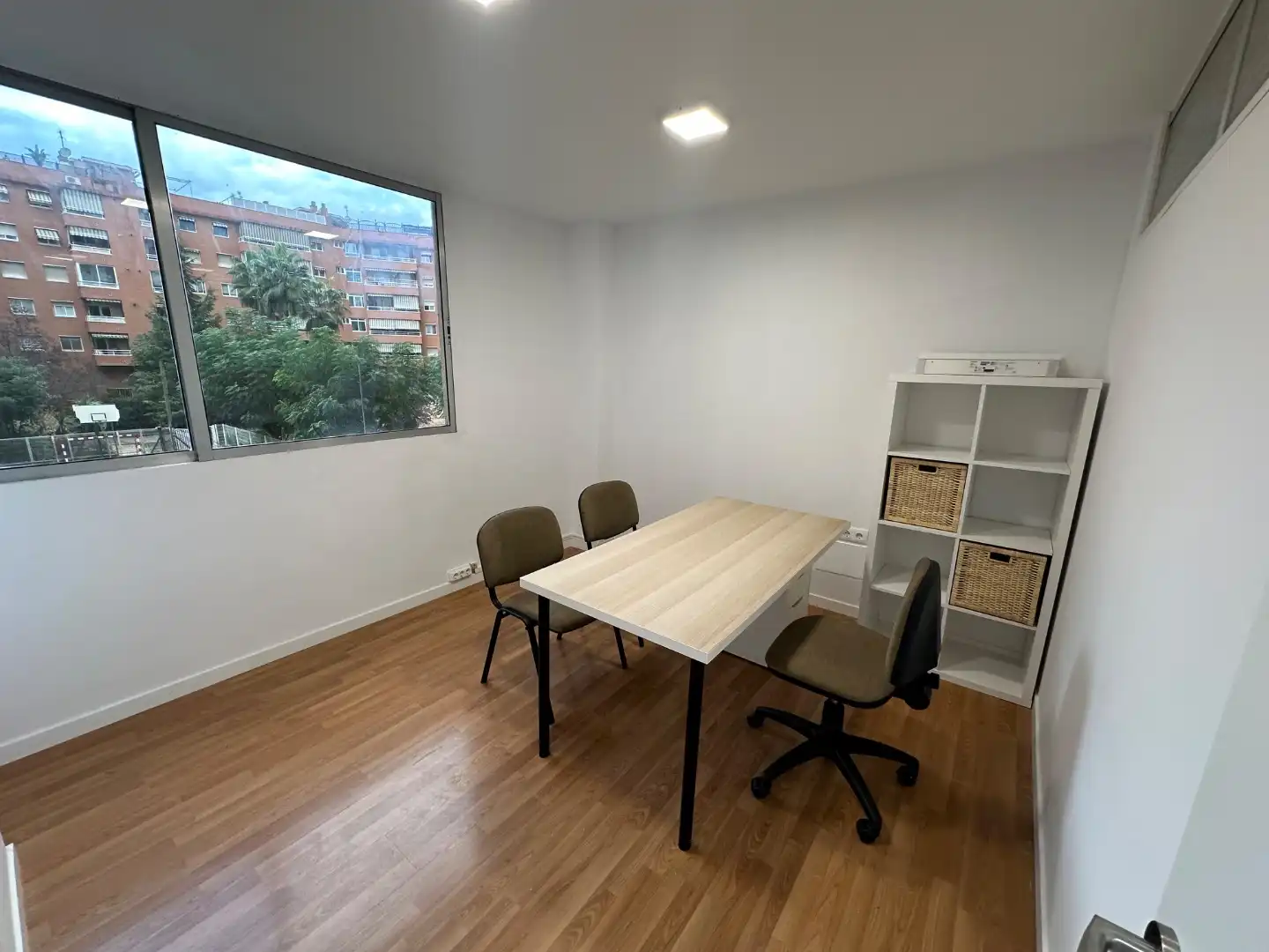 Ufficio con ascensore in affitto a Rambla President Francesc Macià 5